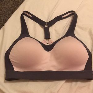 Cupped sports bra